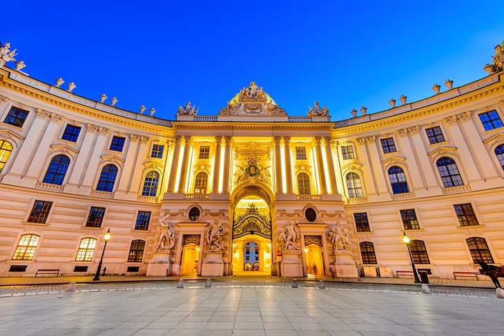 Cung điện hoàng gia Hofburg.jpg